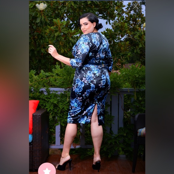 Pinup Couture Mona Wiggle Dress in Blue Roses Satin - NWT Size 12 - Picture 8 of 8